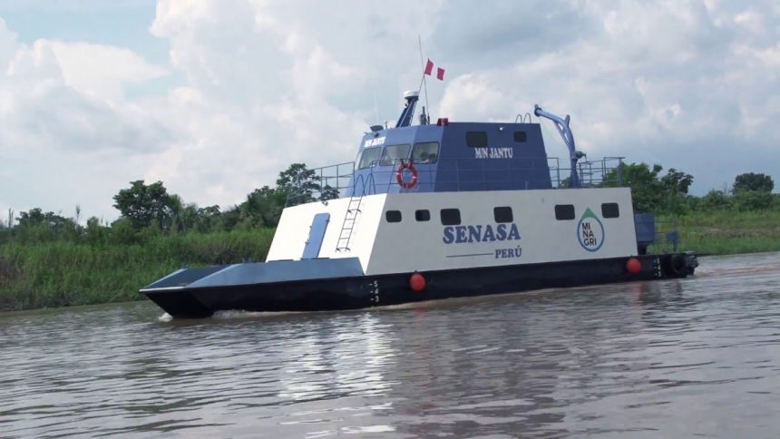 Embarcación Jantu realiza campaña de sanidad agraria en Iquitos