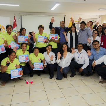 Foto grupal de Cargill y Care Perú