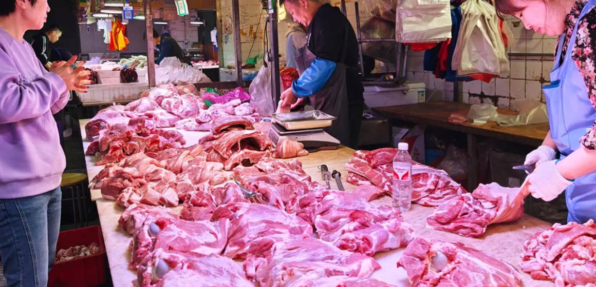 China anuncia aranceles de hasta 62% a carne de cerdo de la UE